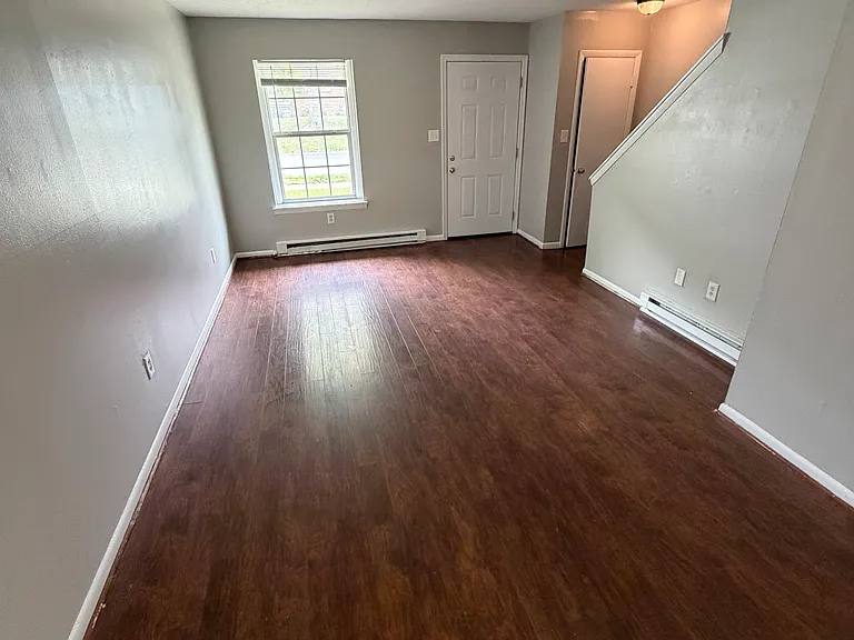 544 Smithfield Ave — Photo 3