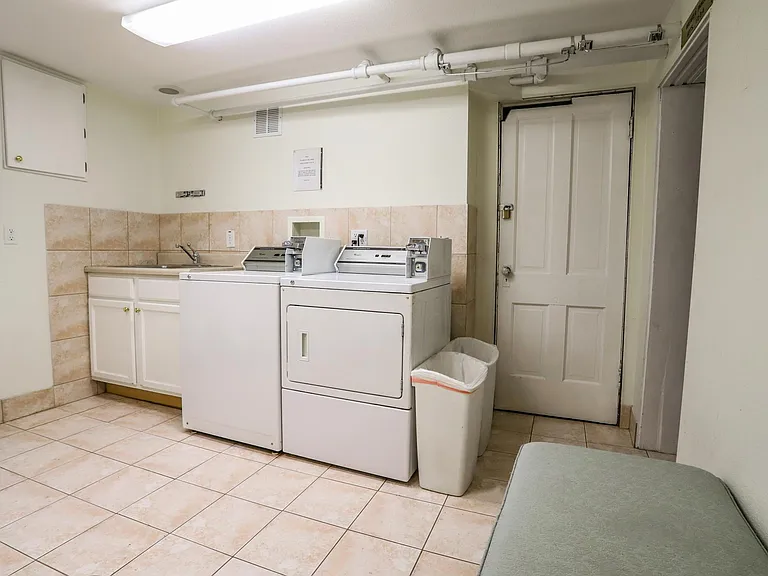 1042 N Marion St #6 — Photo 15