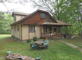 102 Meadow Ridge Ct, Milford, PA 18337