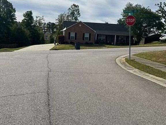 5th image of 701 Porter Ln