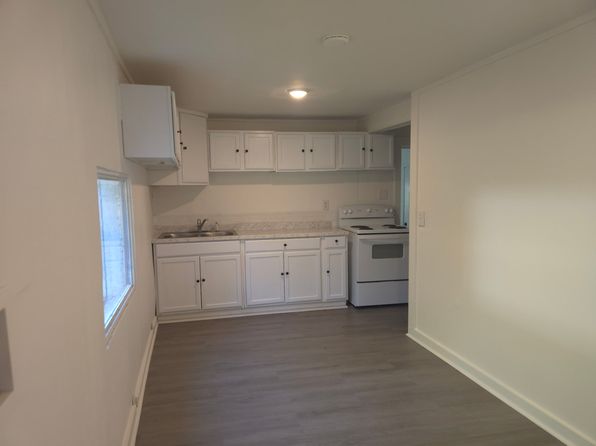 432 NE Queen Ave #1