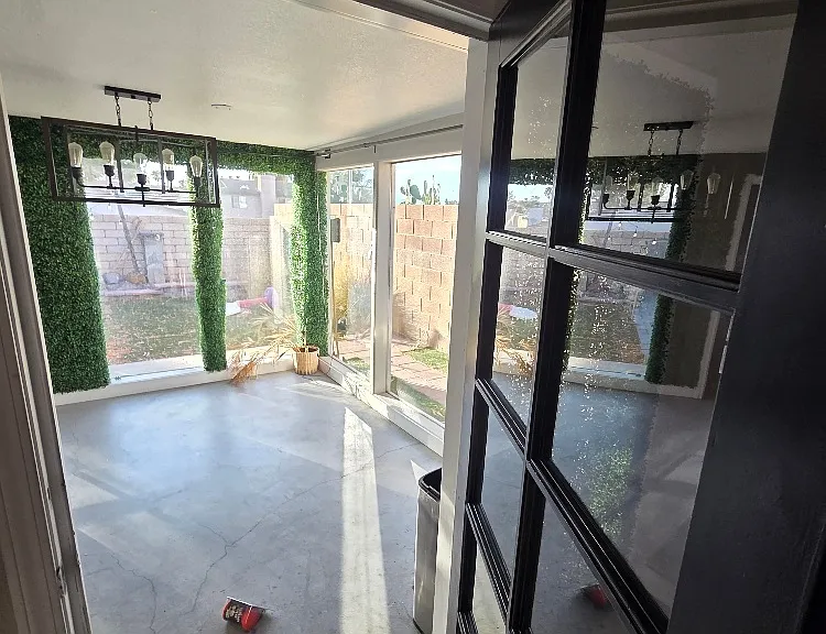 553 Grimsby Ave — Photo 8