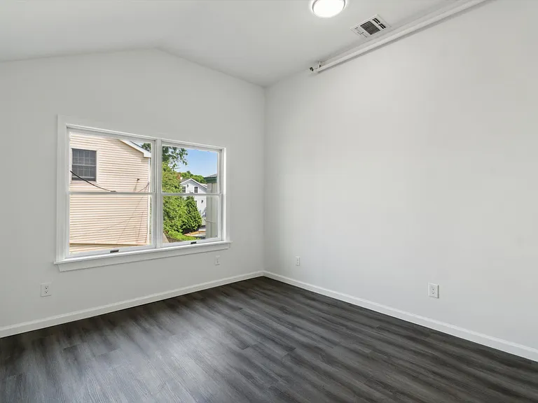 152 Nassau St #22 — Photo 11