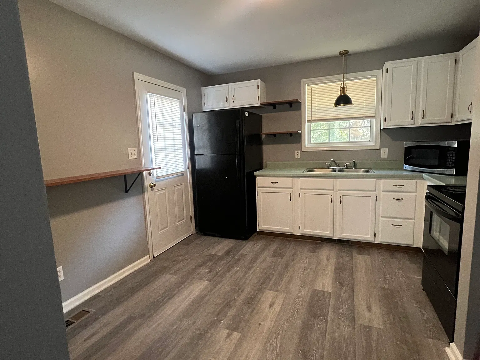 2 bed, 760 sqft, $1,100 — Photo 3