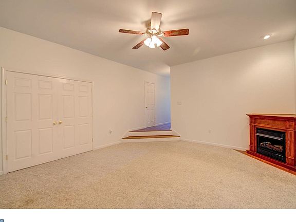 4th image of 214 Monroe St