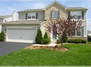 2576 Red Hawk Ridge Dr, Aurora, IL 60503