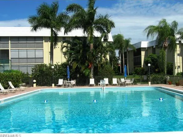 788 Park Shore Dr #30, Naples, FL 34103