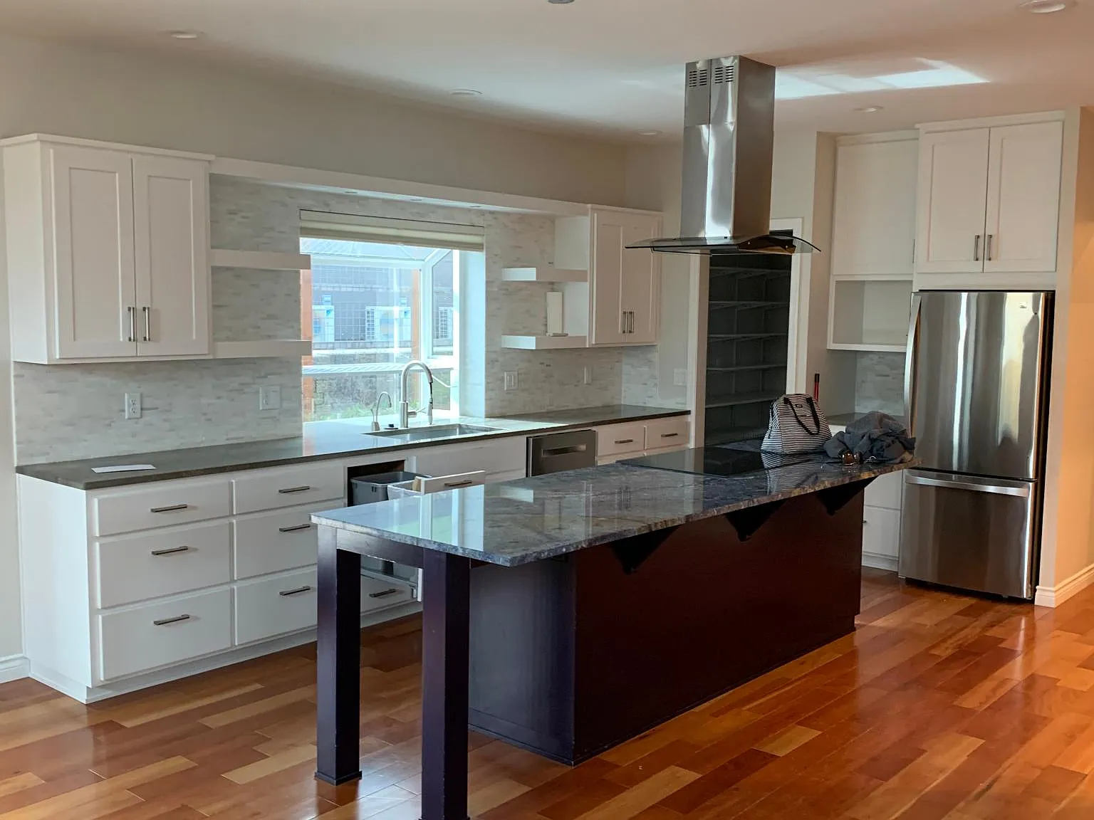 229 W Hersey St — Photo 2