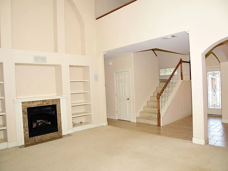 31 Balmoral Dr — Photo 3