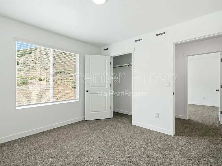 371 E Levengrove Dr — Photo 25