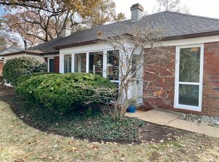 8514 Stanford Ave, Saint Louis, MO 63132