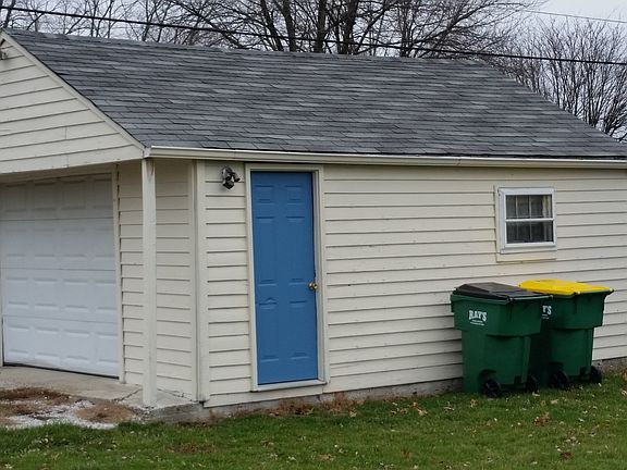 5th image of 2002 N Auburn St