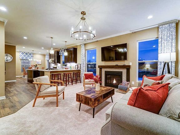 4th image of 102 N Alderwood Cir