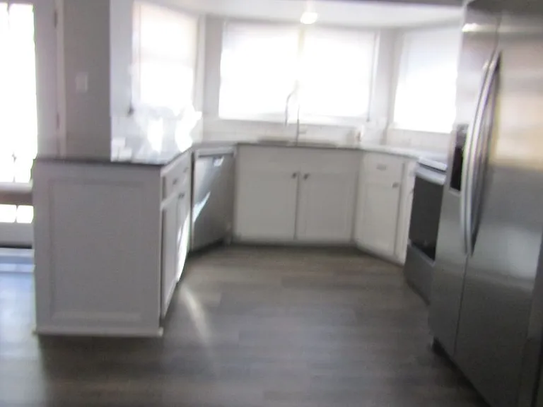 207 NE 46th St — Photo 10