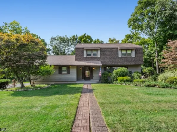 5 Blackfoot Trl, Oakland Boro, NJ 07436