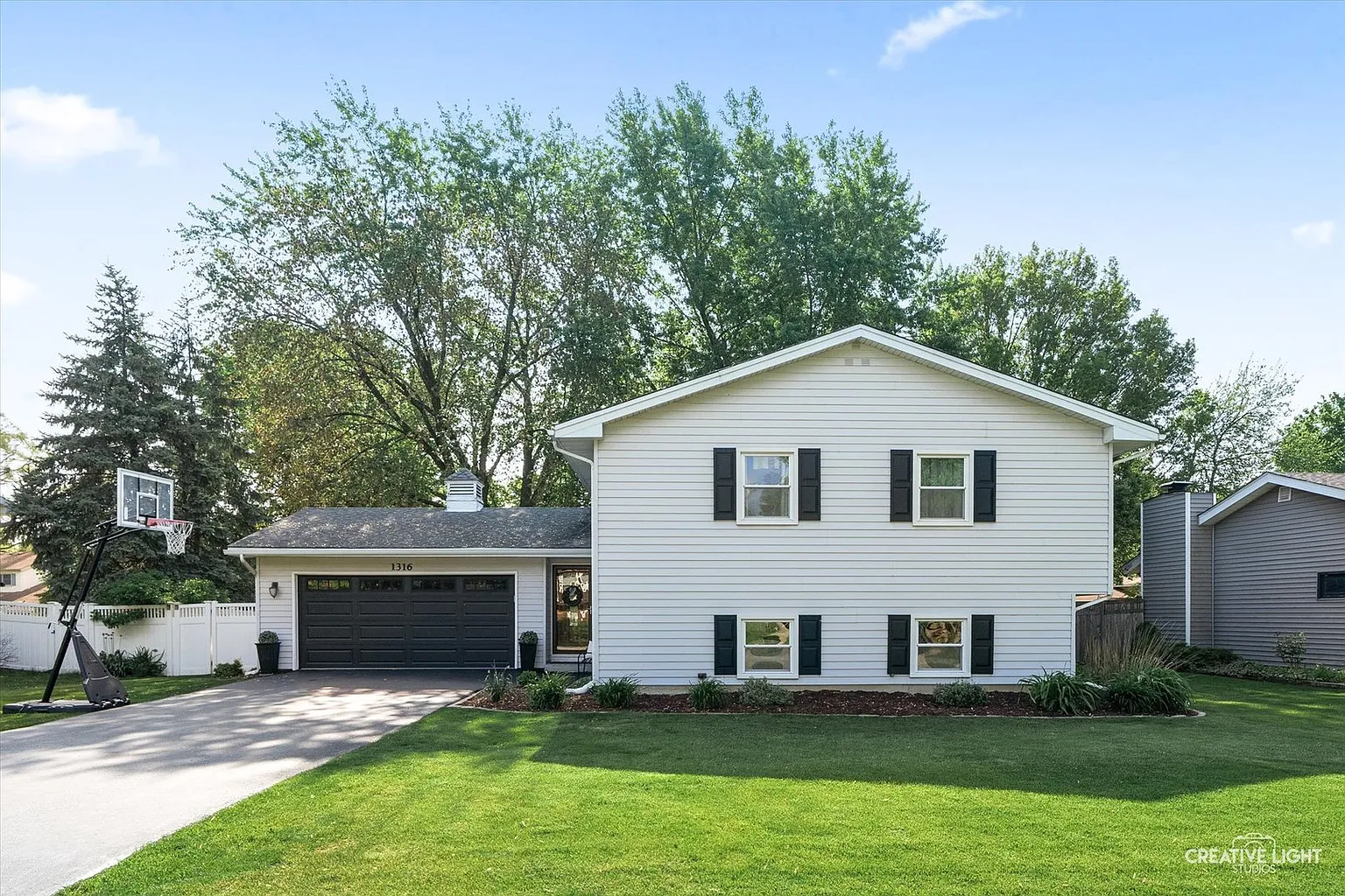 1316 Carol Ln photo 1