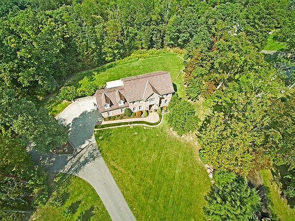 3rd image of 277 Hilltop Dr