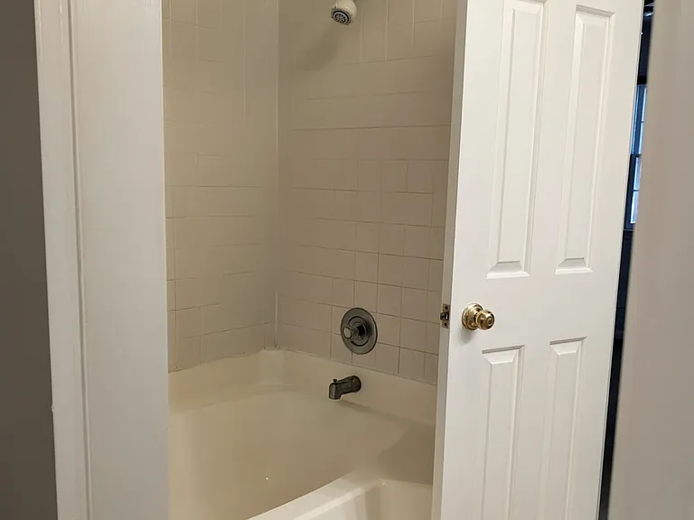 3220 Selwyn Farms Ln #8 — Photo 16