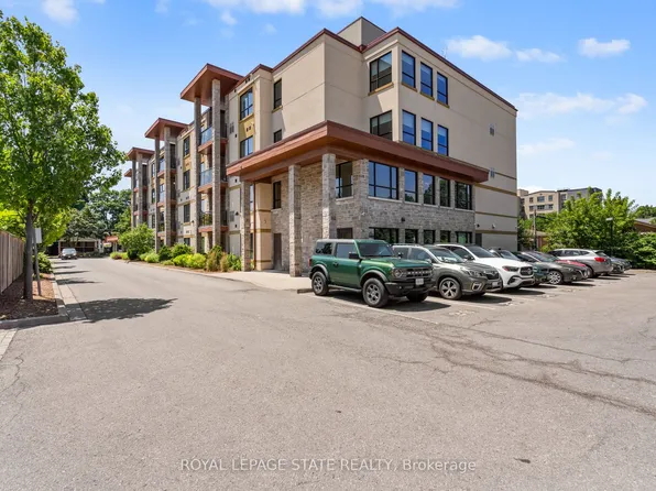 26 Wellington St #402, Saint Catharines, ON L2R 5P8
