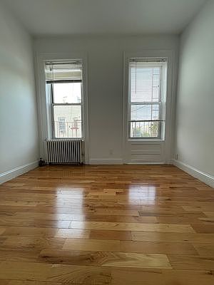 5th image of 4307 34th Ave APT 3R