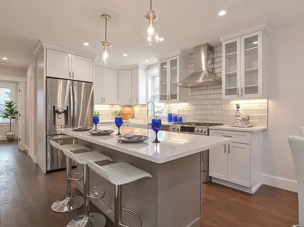 30-30A Franklin St #1, Somerville, MA 02145