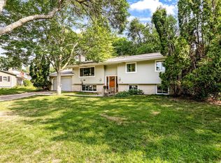 3102 Keating Ct, Burnsville, MN 55337