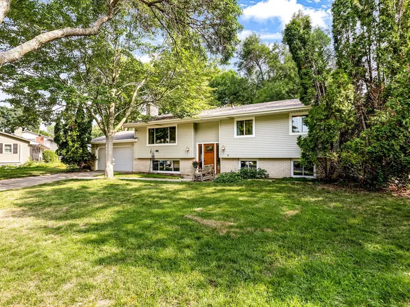 3102 Keating Ct, Burnsville, MN 55337