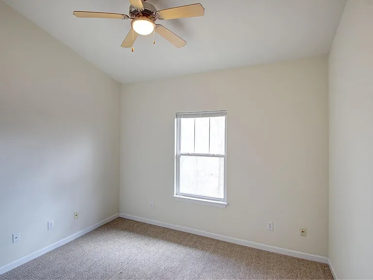 Scholar's Quad Collegiate Apartments — Photo 31