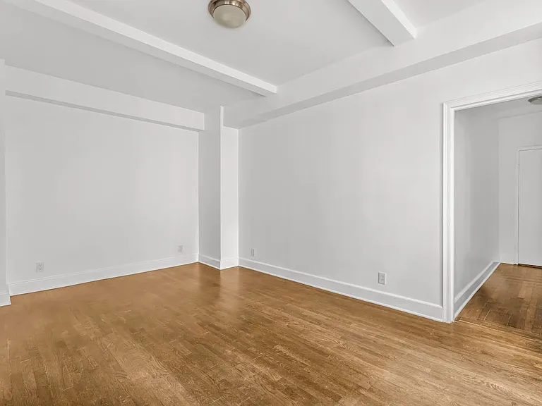 12 E 86th St #703 — Photo 3