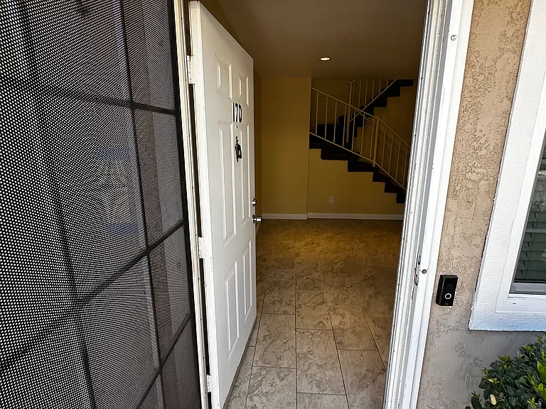 1465 E Lexington Ave #17D — Photo 4