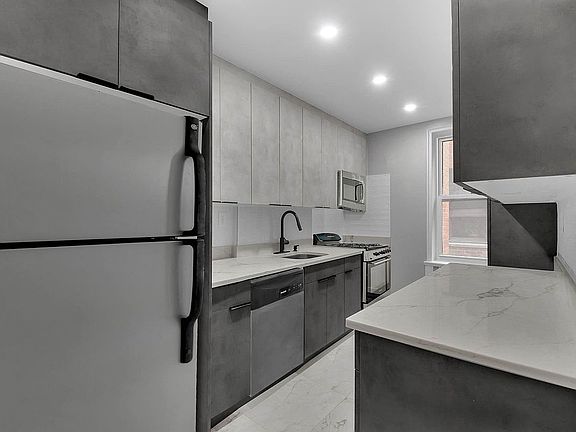 3rd image of 205 W 95th St APT 5E