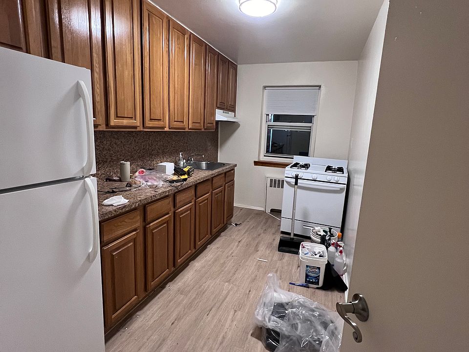 1st image of 246 Howard Ave #1B
