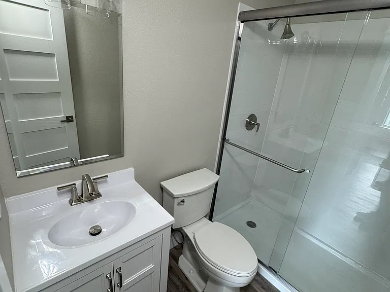 104 E Brown St #B — Photo 6