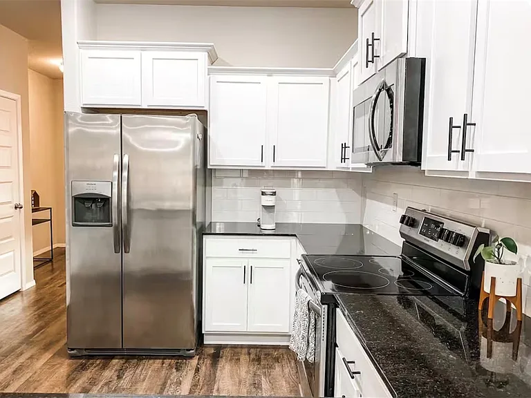 1140 S Ivory Bill Ln — Photo 3