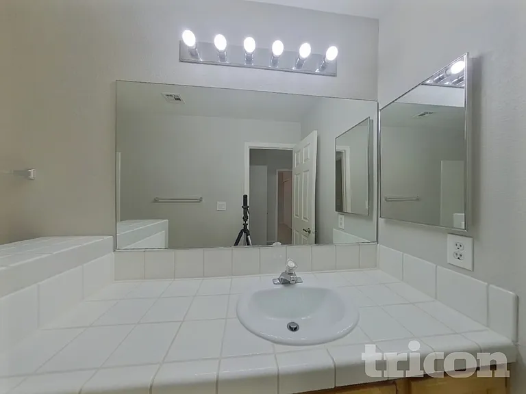 1947 Guinn Dr — Photo 17