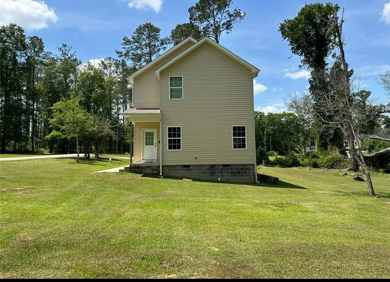105 Wright Ln — Photo 3