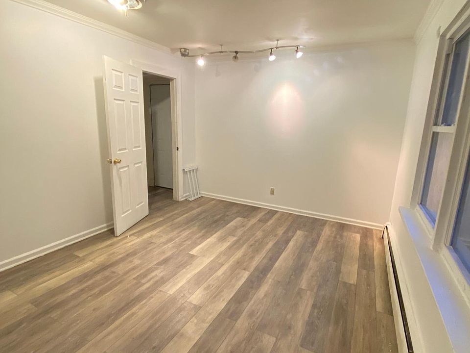 1st image of 631 Mead St