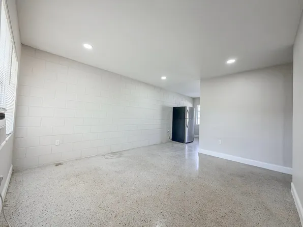 713 N 25th St, Fort Pierce, FL 34947