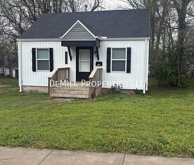 1126 W Hamilton St — Photo 1