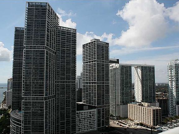 3rd image of 300 Biscayne Boulevard Way #2604