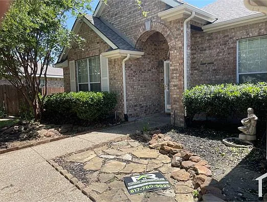 4 bed, 3100 sqft, $2,600 — Photo 2