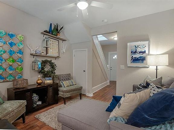 2nd image of 908 Douglas Ave