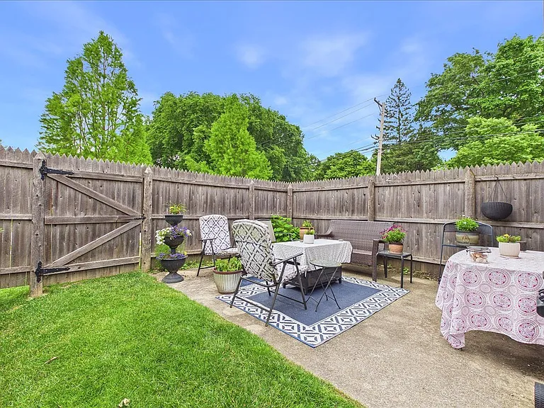 40 S Maywood Rd #40 — Photo 15