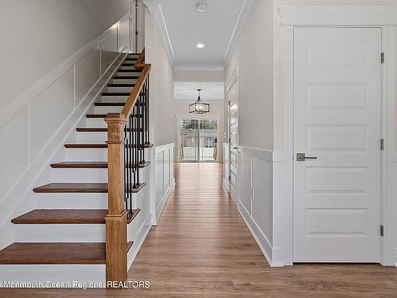 5th image of 1153 Dove Street