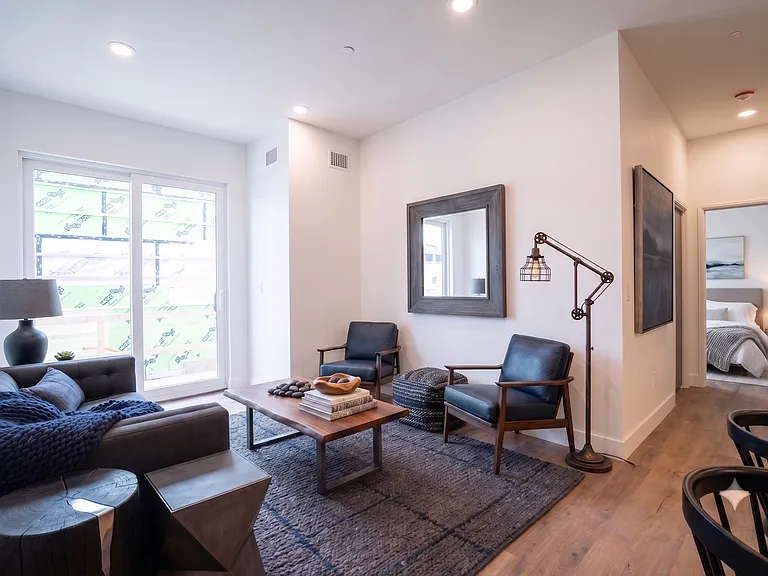 228 McConnell St — Photo 8