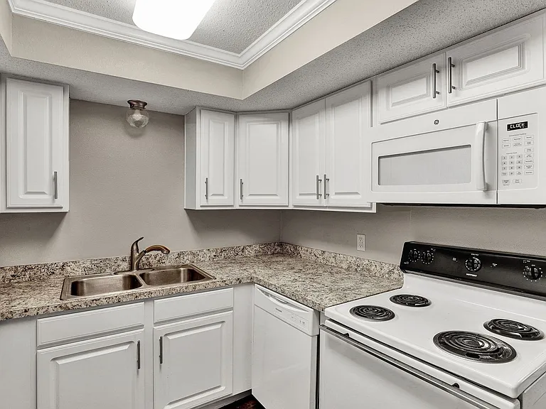 3918 La Mirada Dr N #3 — Photo 12