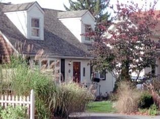 70 Wilbur Ave, Cranston, RI 02920