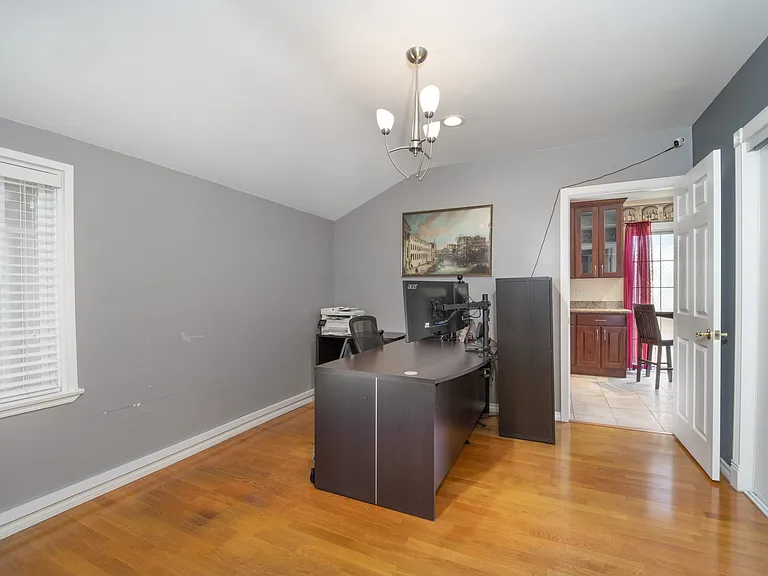 14024 Cantlay St — Photo 25