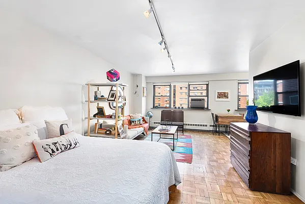 Rented by Compass | media 7