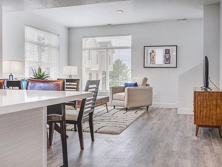 Coventry Townhomes — Photo 10